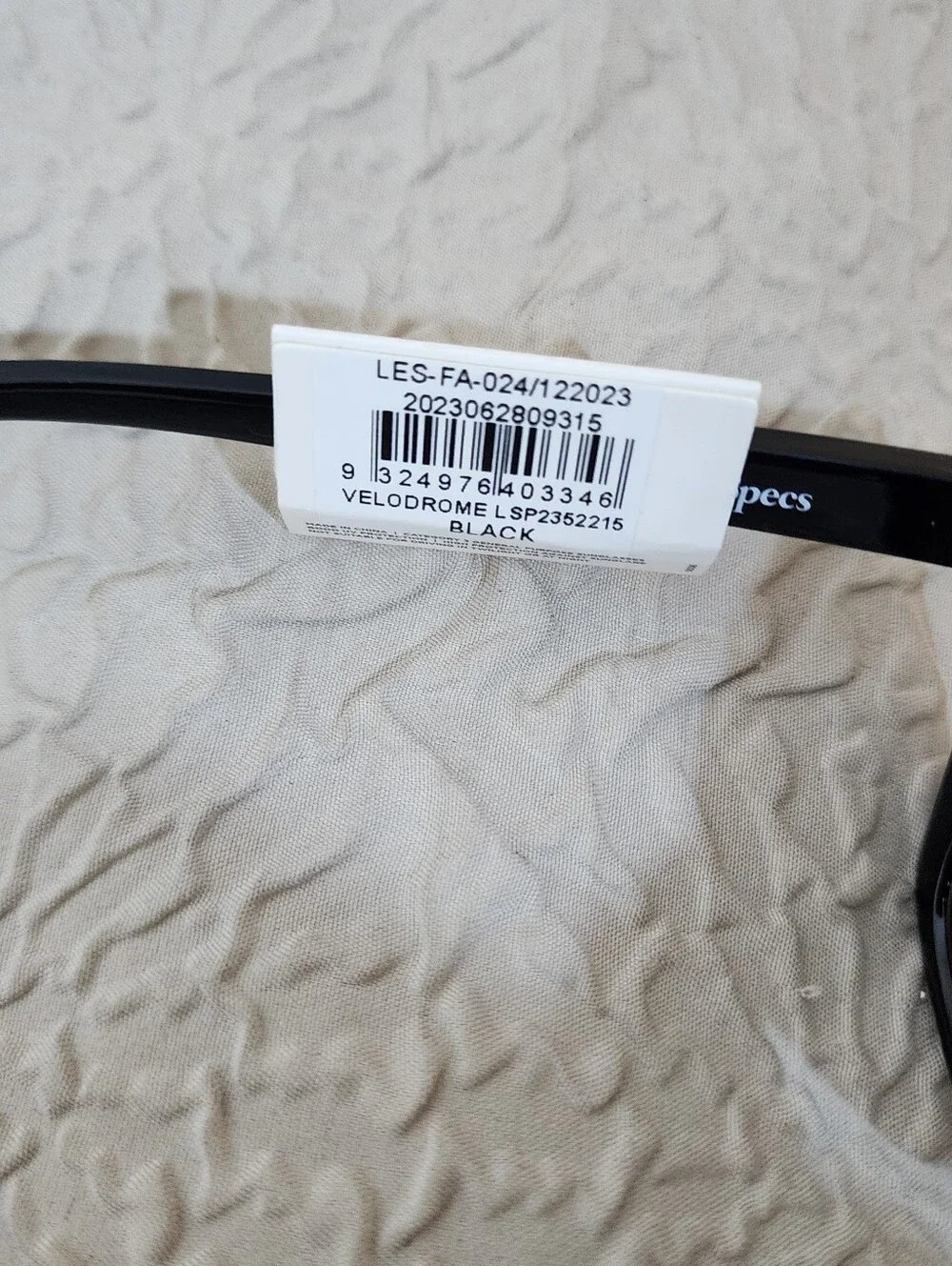 Le Specs le specs